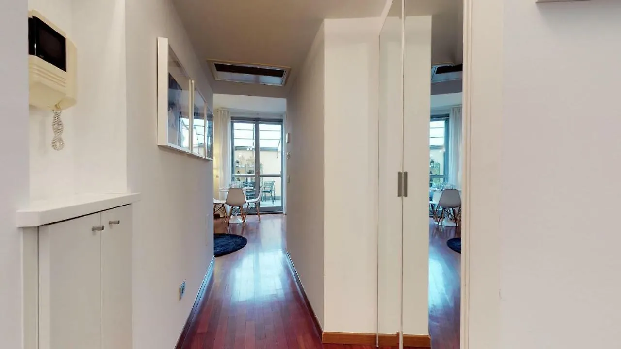 Design Apartment Near Duomo Square Milan