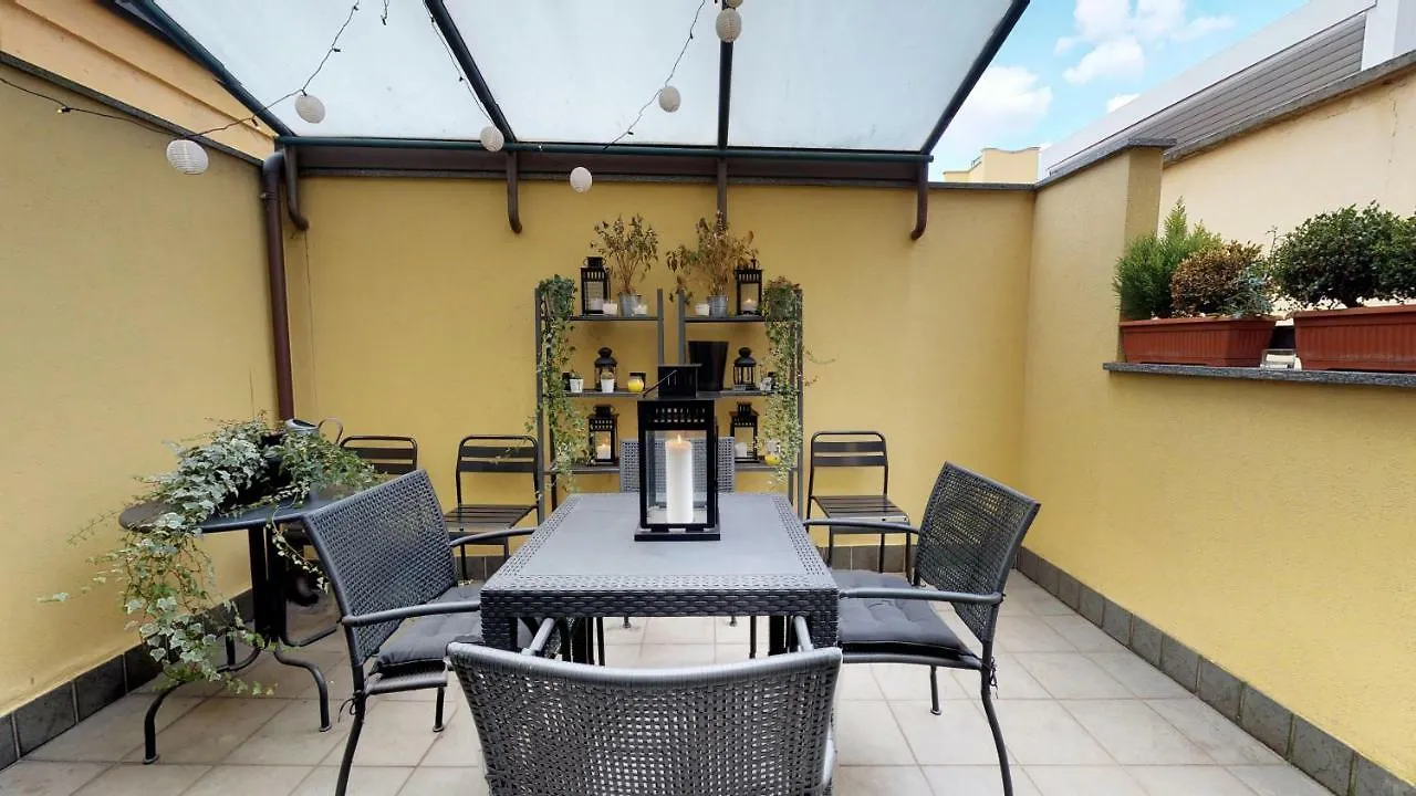 Design Apartment Near Duomo Square Milan Italy