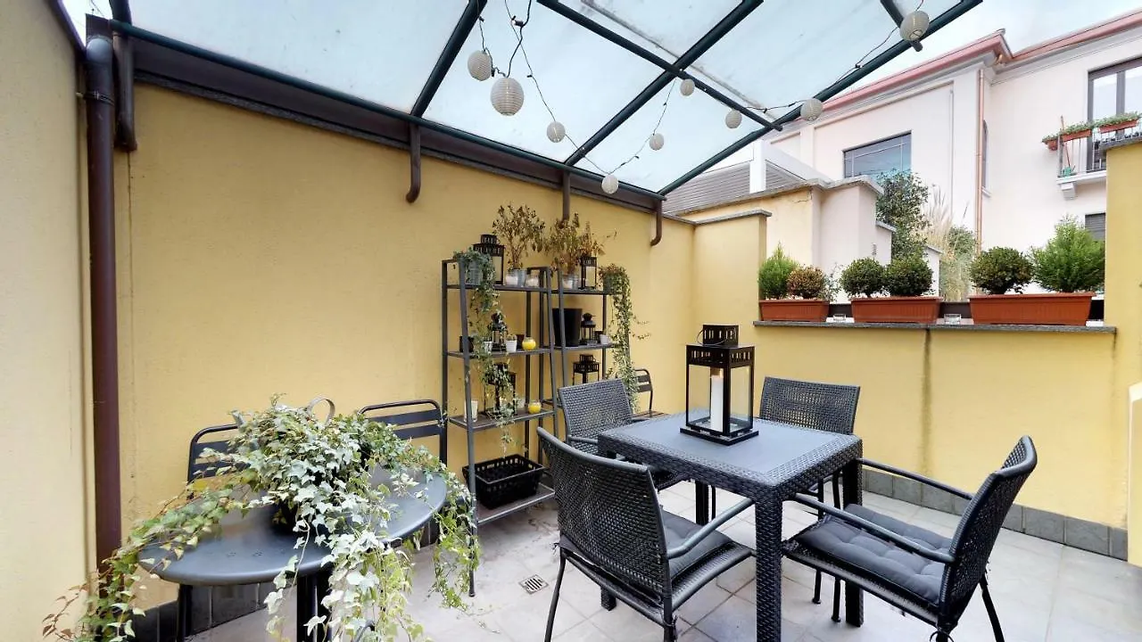 Design Apartment Near Duomo Square Milan