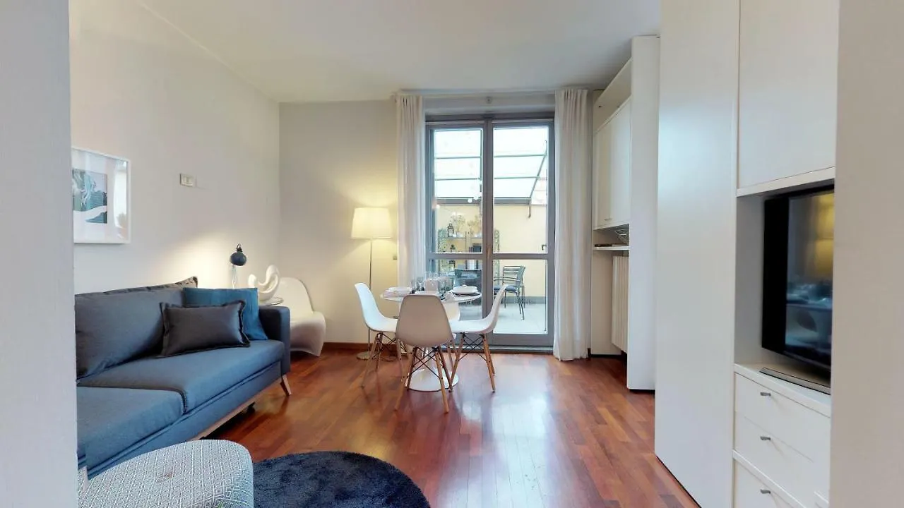 Design Apartment Near Duomo Square Milan